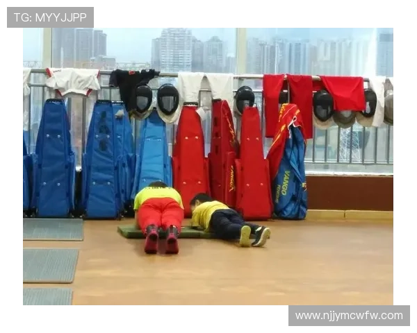 击剑运动员体能训练全面提升方案与技巧解析